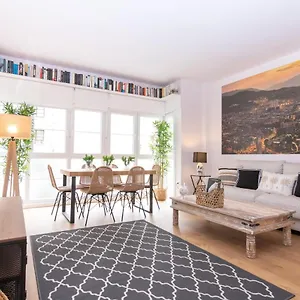https://bilbao-suite-apartamentos-de-lujo-en-el-centro-con-a-c-garaje.sansebastianhotels.net